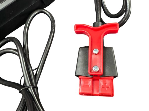 Ładowarka 24V 5A do starych modeli wózków elektrycznych EP F3 i EP F4 – widok z przodu z etykietą parametrów